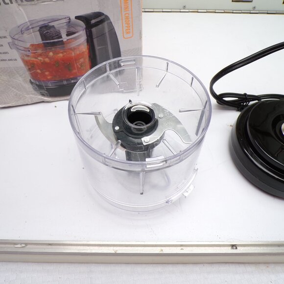 Toastmaster Mini Electric Food Chopper - Picture 9 of 10